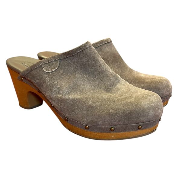 AMERICAN EAGLE OUTFITTERS Taupe Beige Suede Leather Clogs Women's Size 10 - Picture 1 of 7